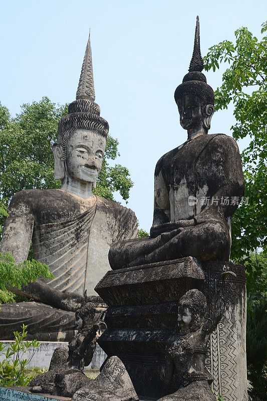 泰国廊开府 Sala Keoku 的佛像